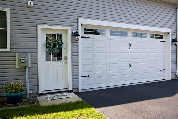 24/7 Emergency Garage Door Panel Replacement experts in Dickens County County, TX